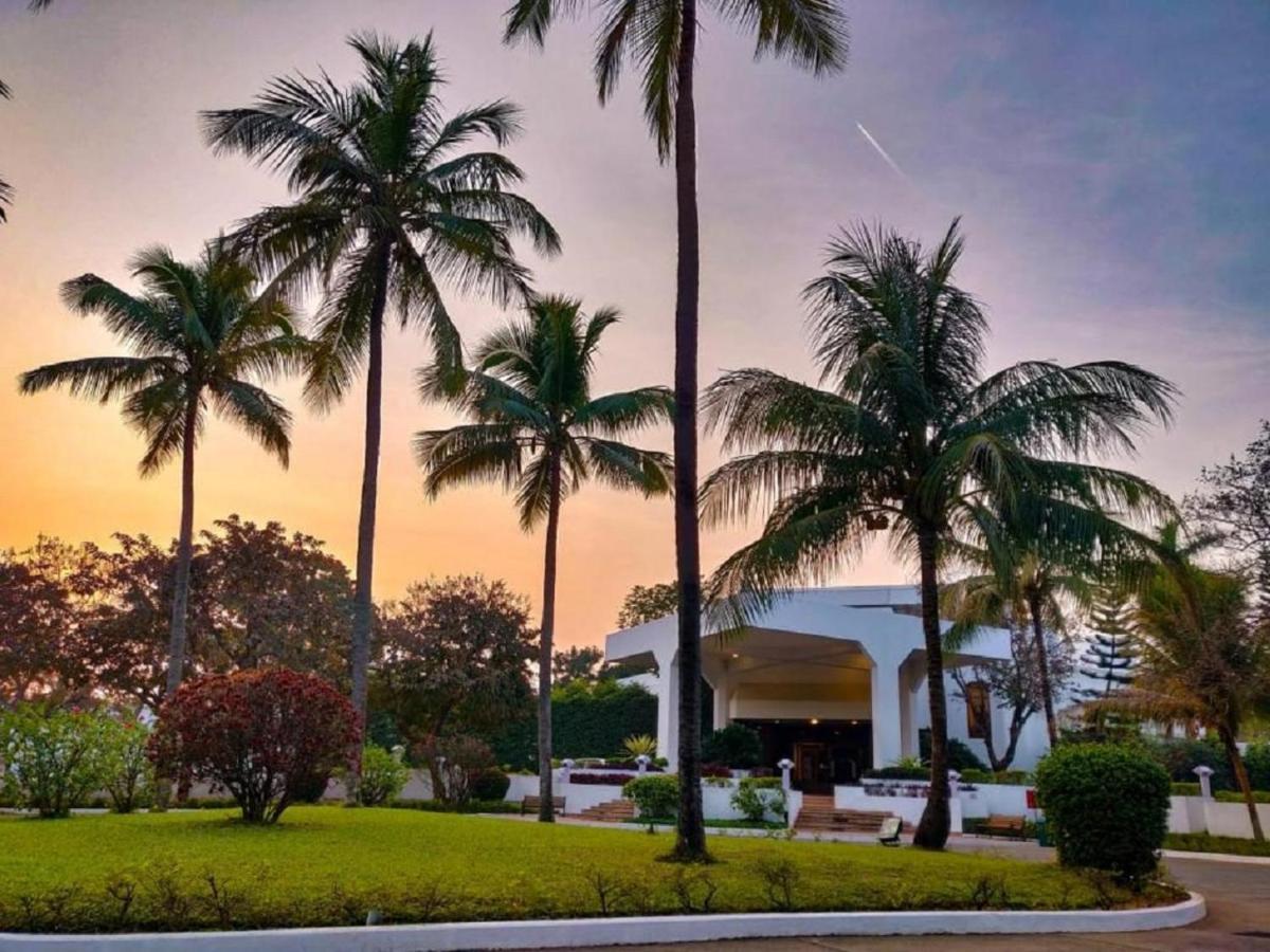 Trident Bhubaneswar Hotel Exterior foto